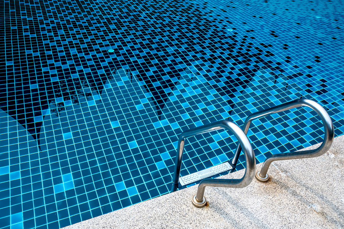 When to Resurface Your Swimming Pool