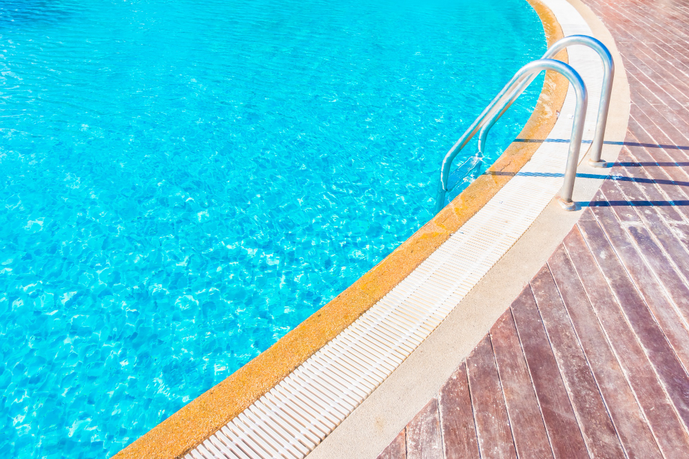 The Benefits of a Pool Pebble Finish